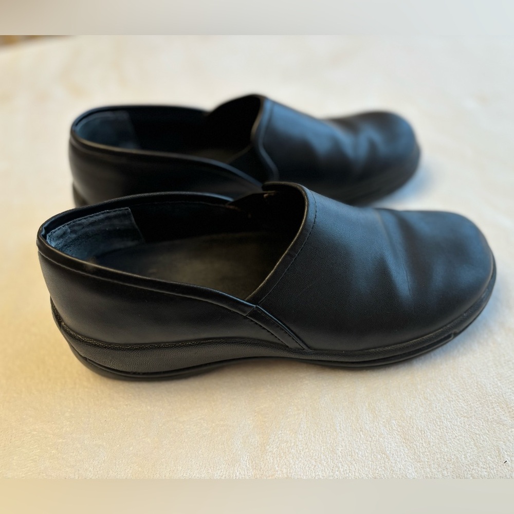 Dansko Slip Resistant Black Classic Leather Clogs Size 40/9.5-10